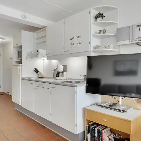Lejl, 226 St, *